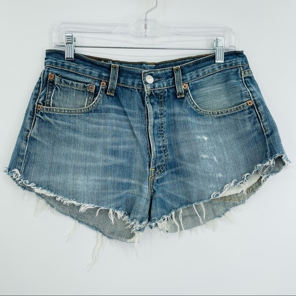 Levi’s 501 frayed cut off‎ denim shorts destroyed button fly women's size 32 - Picture 1 of 10